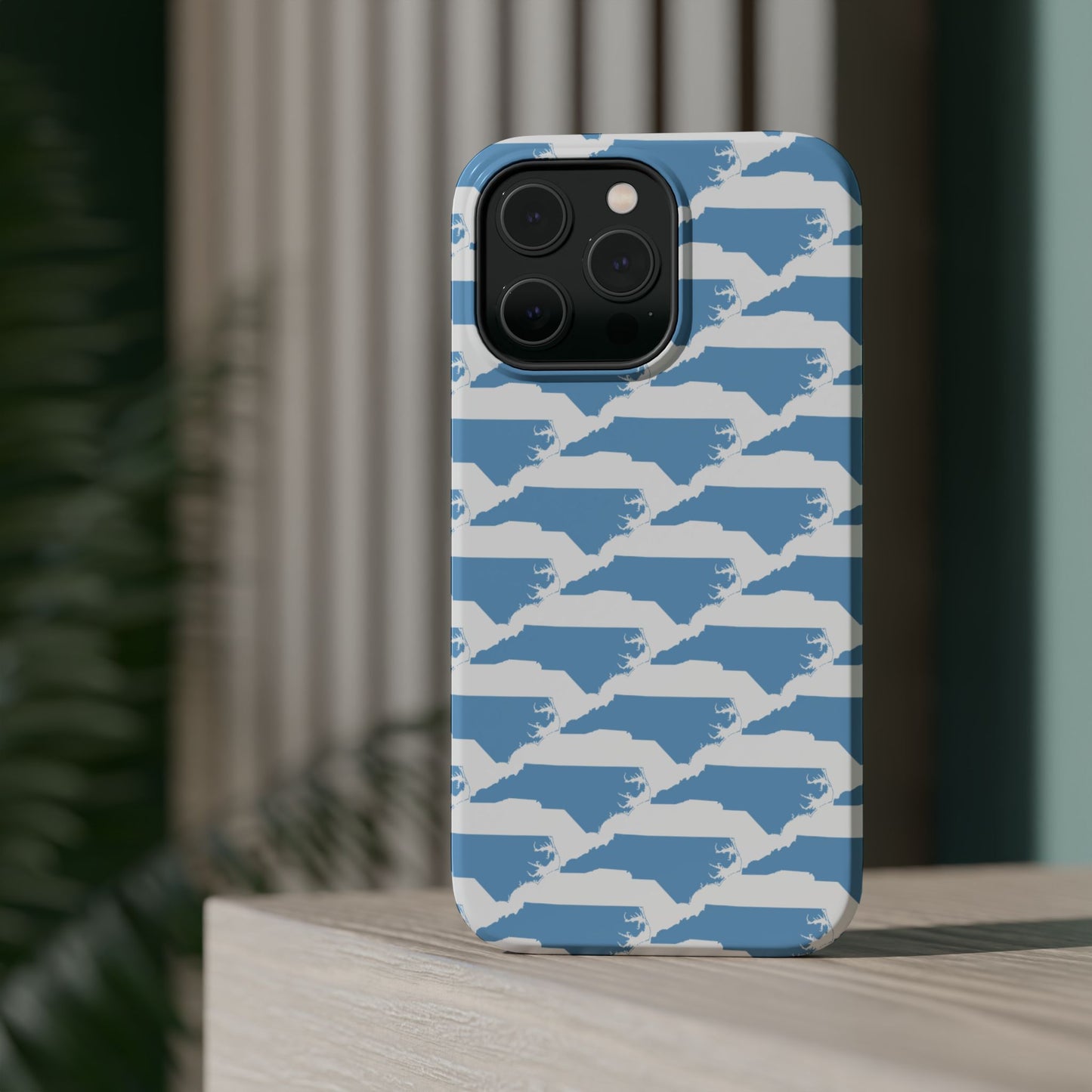 Tar Heel Blue – North Carolina Pattern Magnetic Tough Case