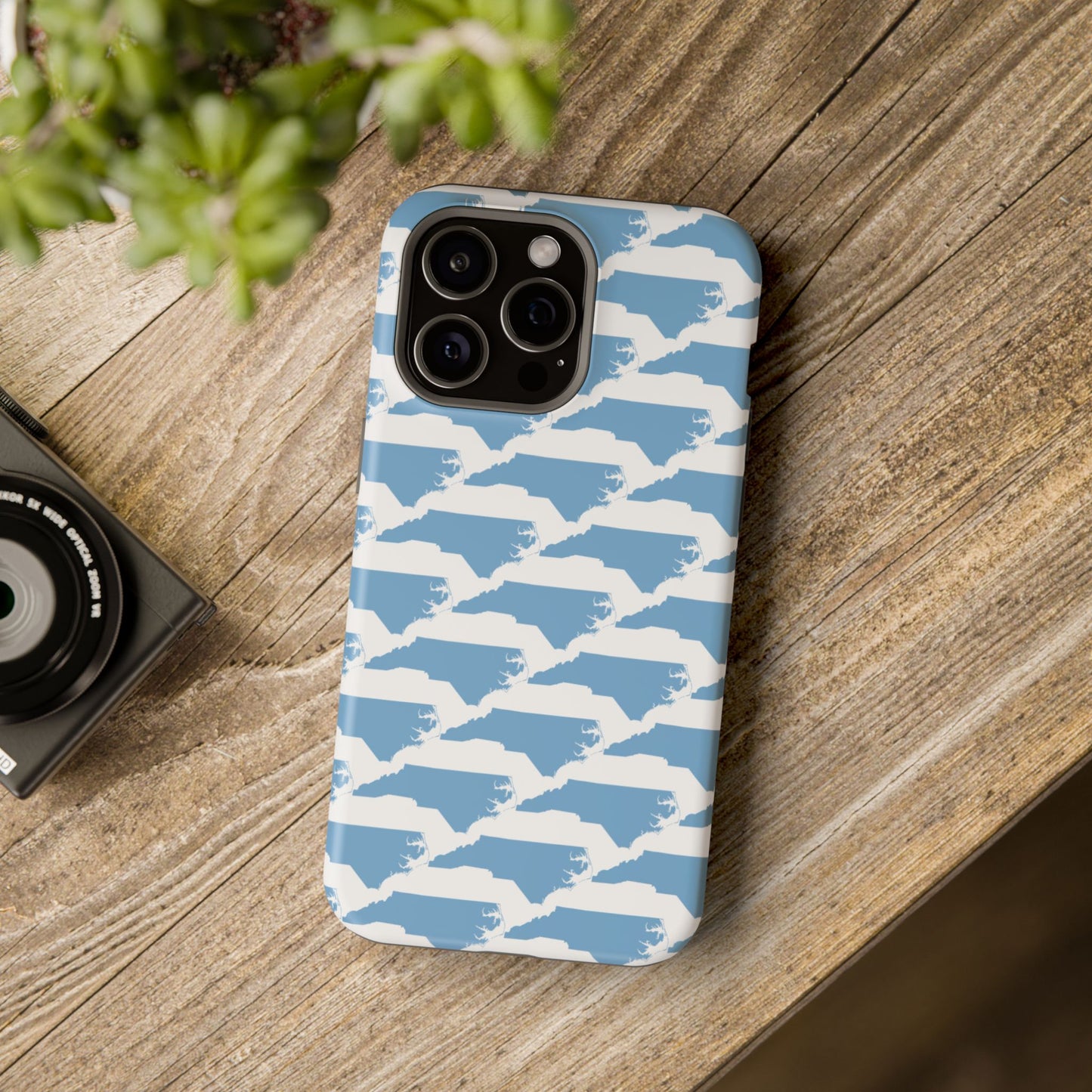 Tar Heel Blue – North Carolina Pattern Magnetic Tough Case