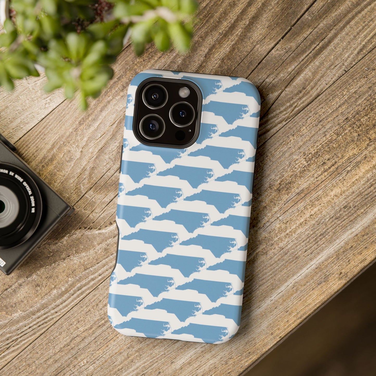 Tar Heel Blue – North Carolina Pattern Magnetic Tough Case